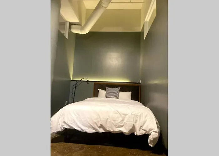 Apartment 3e-*renovated* 5 Min To Upmc Shadyside, Sleeps 6 *